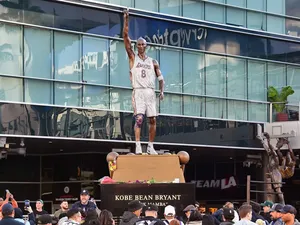 Patung Kedua Kobe Bryant Berdiri di Los Angeles