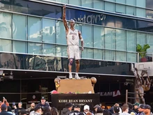 Patung Kedua Kobe Bryant Berdiri di Los Angeles