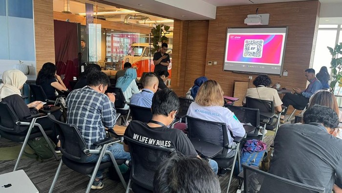 Pelatihan bahasa Inggris oleh AJI Jakarta x EF EFEKTA kepada 15 jurnalis terpilih