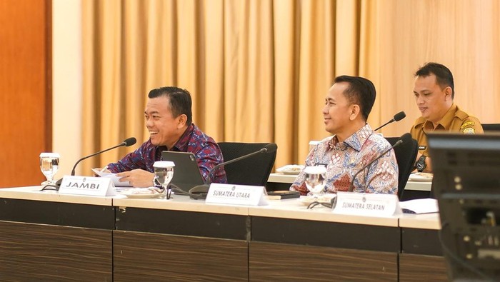Pj Gubsu Agus Fatoni hadiri Rakor Regional Percepatan Penghapusan Kemiskinan Ekstrem tahun 2024 di Jakarta. (dok. Pemprov Sumut)