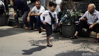 Di antara para pengungsi itu ada juga anak-anak.