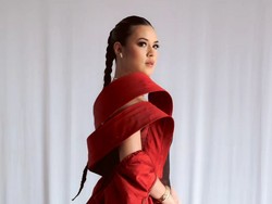 8 Warna Baju yang Cocok untuk Kulit Kuning Langsat