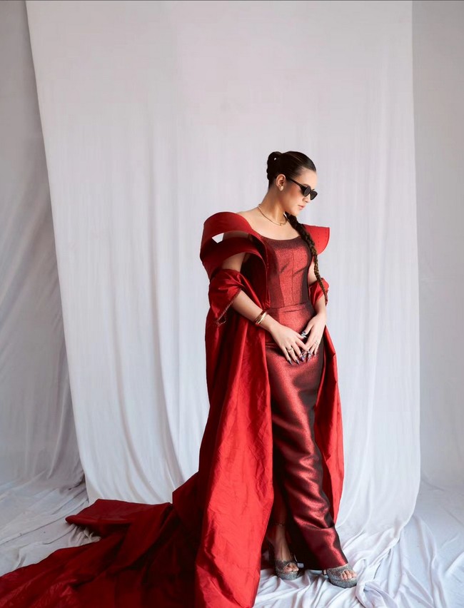 Penampilannya anggun bak dewi atau goddess, yang makin memancarkan pesona kecantiknnya. Foto: Instagram/@wardhanachandra @bubahalfian @raisa6690