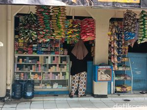 Masih Banyak Pedagang Jual Rokok Ketengan Dekat Sekolah