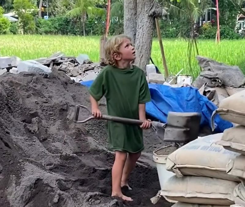 Si Kocong, bocah Ukraina yang viral di Ubud, Gianyar, Bali.