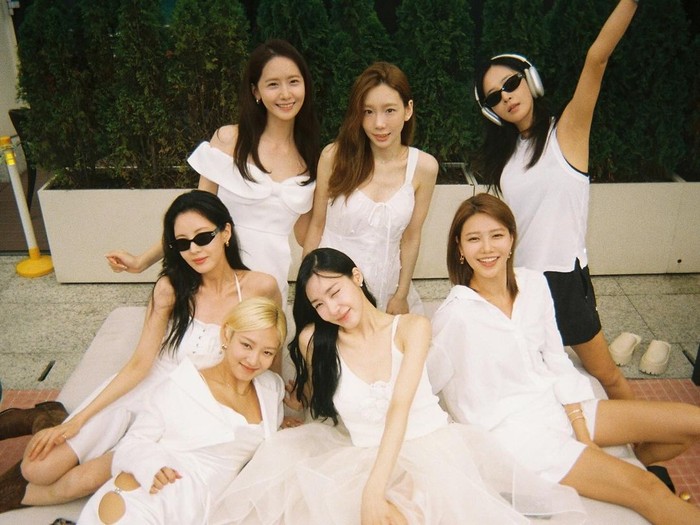 Taeyeon, Tiffany, Yoona, Yuri, Hyoyeon, Seohyun, Sooyoung merayakan ulang tahun ke-17 SNSD tanpa Sunny. Anniversary ke-17 debut grup ini jatuh pada Senin (5/8/2024).