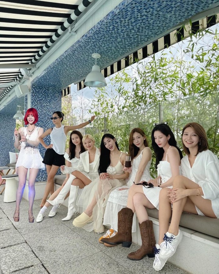 Taeyeon, Tiffany, Yoona, Yuri, Hyoyeon, Seohyun, Sooyoung merayakan ulang tahun ke-17 SNSD tanpa Sunny. Anniversary ke-17 debut grup ini jatuh pada Senin (5/8/2024).