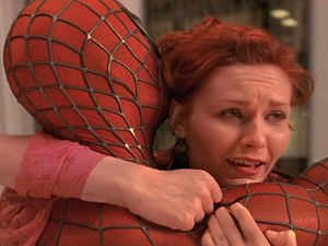 Ciuman Ikonik Spider-Man yang Gak Seindah Itu
