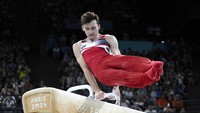 Stephen Nedoroscik raih dua medali perunggu dari nomor Mens Artistic Team All-Around dan Mens Pommel Horse di Olimpiade Paris 2024 (AP)