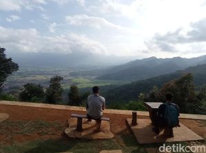 Menikmati Keindahan Lanskap dari Pasir Gowong Tasikmalaya