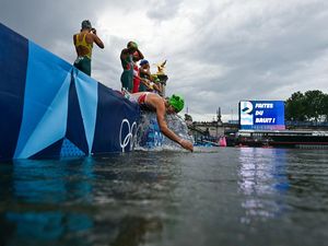 Terulang Lagi, Triatlon Paralimpiade Ditunda gegara Sungai Seine Tercemar