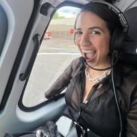 Keduanya juga sama-sama menghadiri acara pemutaran perdana film ‘Twister’ di London. Kedekatan mereka santer terdengar setelah seorang saksi mata melihat ayah 1 anak itu dan Victoria bepergian dengan helikopter dari London. Victoria sendiri sempat mengunggah momen tersebut. Foto: Instagram/@victoriacanal