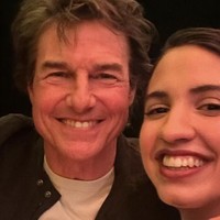 “Tom mengundang Victoria untuk menyaksikannya syuting selama seharian dan itu bukan sesuatu yang biasa lakukan untuk seorang yang baru dikenalnya,” ujar sumber tersebut. (Foto: Instagram/@victoriacanal)