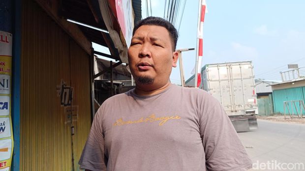 Warga bernama Derry mengungkap kesaksian saat pria bermotor ditembak pelaku tawuran di Klapanunggal, Kabupaten Bogor.