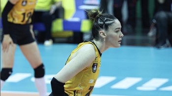 Diterima di tim voli nasional Turki pada tahun 2018, Gunes juga bermain untuk Vakıfbank Istanbul. Pada tahun 2017, ia bermain untuk tim wanita U23 Turki di Kejuaraan Dunia Bola Voli Wanita U23 FIVB 2017 di Slovenia, dan timnya memenangkan gelar juara. Foto: Instagram