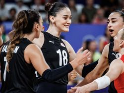 Atlet Voli Turki Zehra Gunes Jadi Idaman Netizen di Olimpiade Paris