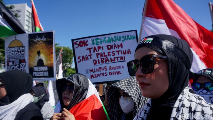 Aksi Bela Palestina di Surabaya