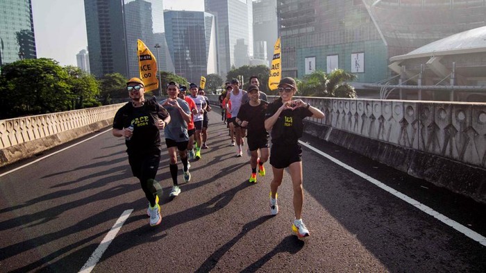 Tiga minggu menjelang Maybank Marathon 2024, para pelari dan pacer terus berlatih secara rutin dalam Road to Maybank Marathon 2024 di kawasan Car Free Day (CFD), Sudirman, Jakarta.