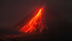 Potret Guguran Lava Pijar dari Gunung Merapi yang Erupsi