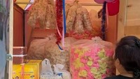 Ternyata ada alasan mengapa Soimah dikirim kerupuk satu mobil box, karena Soimah sempat komplain saat Happy Asmara tidak membawa oleh-oleh ke rumahnya. Foto: Instagram @showimah