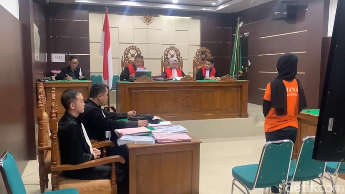 Istri yang potong kelamin suami di Muba divonis 3 tahun 3 bulan penjara.