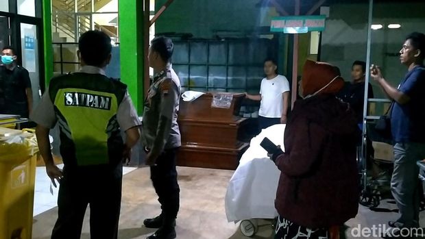 Jenazah 4 korban tewas Fortuner masuk jurang, berada di RSUD Limpung, Kabupaten Batang, Selasa (6/8/2024) sore.