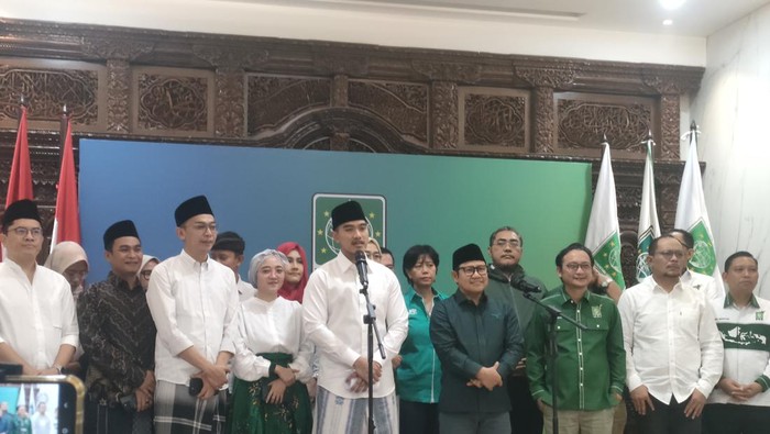 Ketua Umum PSI Kaesang Pangarep menyambangi DPP PKB siang ini untuk menjalin komunikasi politik.