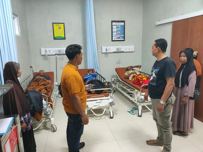 Kondisi warga Jeruklegi, Cilacap yang diduga keracunan.