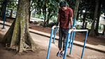 Tempat Bermain di Taman Bisa Jadi Alat Bentuk Otot, Nih Lihat