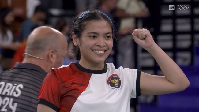 Tak sedikit netizen yang baper, melihat Mikha menunjukkan rasa bangganya terhadap Gregoria di Twitter dan Instagram. Foto: Instagram