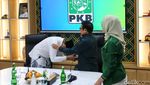 Pakai Sarung-Peci, Kaesang Sowan ke Cak Imin di DPP PKB