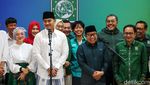 Pakai Sarung-Peci, Kaesang Sowan ke Cak Imin di DPP PKB