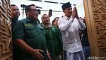 Pakai Sarung-Peci, Kaesang Sowan ke Cak Imin di DPP PKB