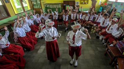 Potret Siswa SD Menjajal Teknologi Virtual Reality