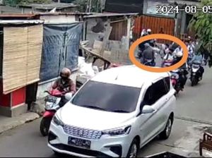 Kelompok Pelajar Bermotor Bersenjata Mistar Dicegat Pikap-Dipiting Warga