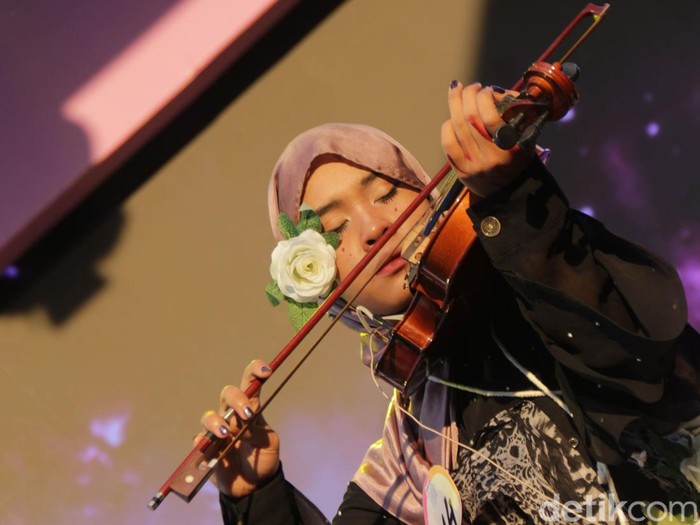 Foto penampilan peserta yang mengikuti audisi Emeron Hijab Hunt 2024 di Solo Paragon Lifestyle Mall, Solo, Jawa Tengah (4/8/2024).