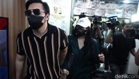 Audrey Davis diperiksa untuk dimintai keterangan terkait video syur yang viral.