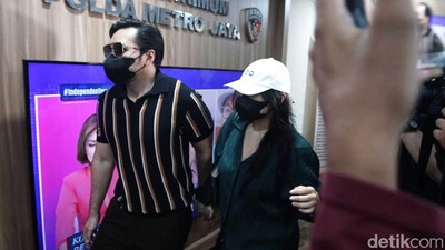 Potret Audrey Davis Tiba di Polda Metro untuk Diperiksa soal Video Asusila