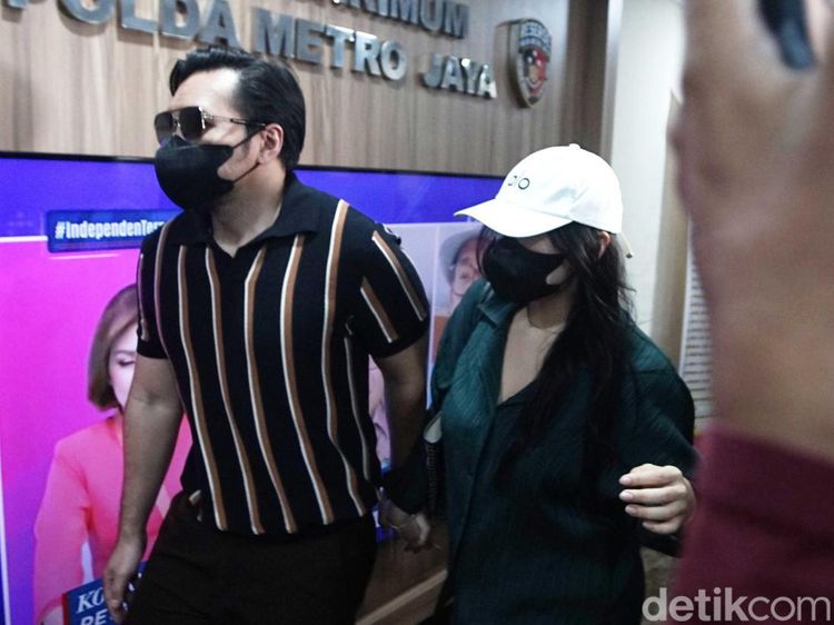 Potret Audrey Davis Tiba di Polda Metro untuk Diperiksa soal Video Asusila