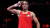 IBA, disebut Kremlev, menguji kedua atlet di Istanbul, Turki pada 2022. Hasil tes kemudian diulang pada 2023 dan hasilnya sama, yakni menunjukkan punya keunggulan kompetifif ketimbang pesaing lain. (Getty Images/Richard Pelham)