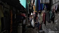 Begini suasana di permukiman padat penduduk Muara Baru, Jakarta.  
