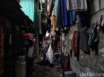 Potret Aktivitas Warga di Permukiman Kumuh Jakarta