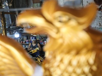 Jelang HUT RI, Perajin Patung Garuda Kebanjiran Pesanan