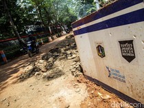 Proyek Galian Bikin Jalan di Patra Kuningan Berdebu