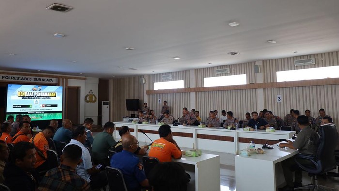 Rakor persiapan laga perdana Liga 1 di Polrestabes Surabaya