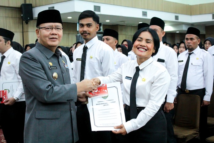 Ratusan PPPK di Bengkulu menerima SK pengangkatan.