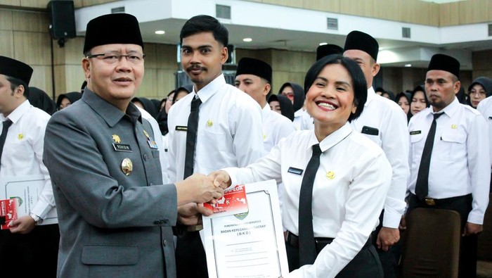 Ratusan PPPK di Bengkulu menerima SK pengangkatan.
