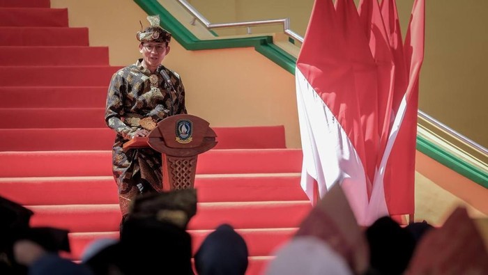 Menparekraf Sandiaga Salahuddin Uno saat simbolis peresmian gedung Lembaga Adat Melayu (LAM) Kepulauan Riau, Tanjung Pinang, (5/8/2024).