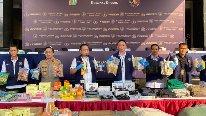 Jaringan Impor Ilegal Baju dan Bakso Terkuak, Polisi Sita Barang Bukti Senilai Rp 13 Miliar