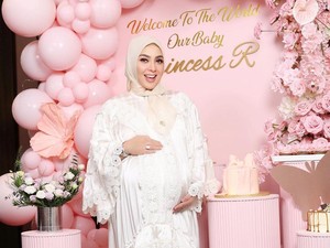 Syahrini Melahirkan, Ibu dan Mertua Kompak Jaga Princess R